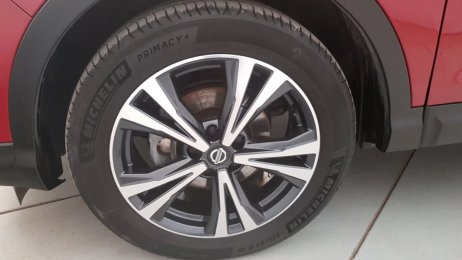 NISSAN Qashqai Qashqai 1.3 DIG-T N-Connecta DCT