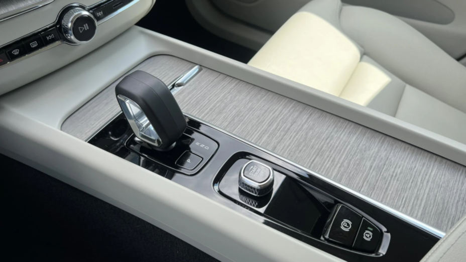 VOLVO XC60 XC60 B4 B Plus Bright aut