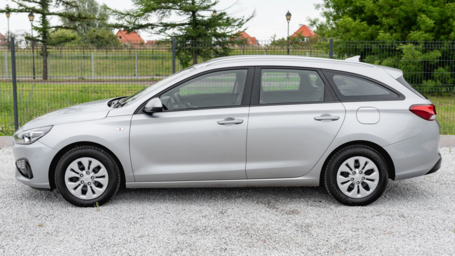 HYUNDAI i30 i30 1.6 D Classic +