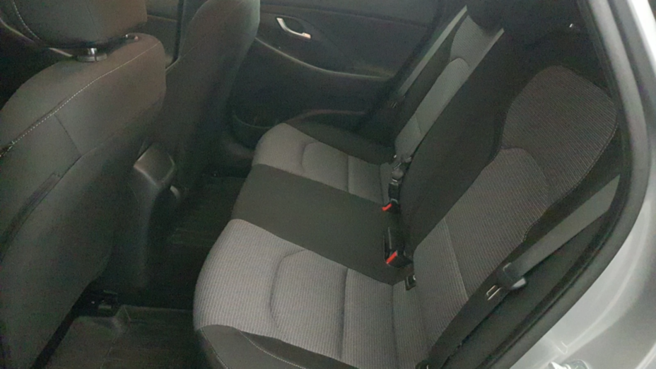 HYUNDAI i30 i30 1.6 D Classic +