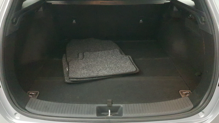 HYUNDAI i30 i30 1.6 D Classic +