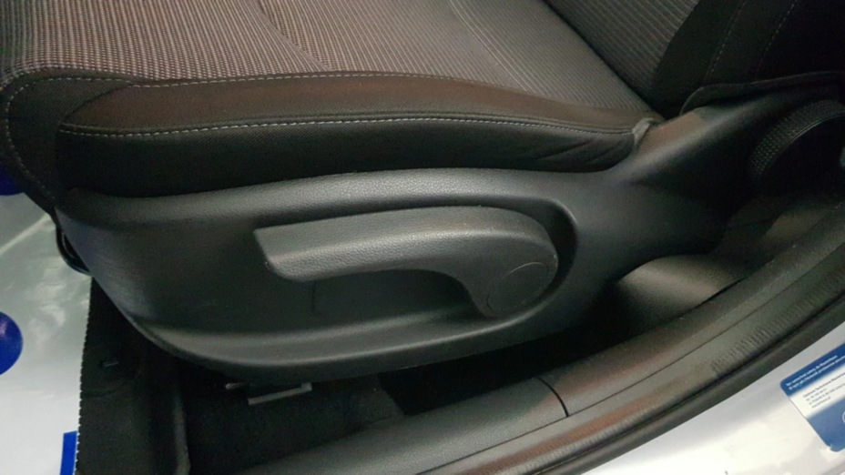HYUNDAI i30 i30 1.6 D Classic +