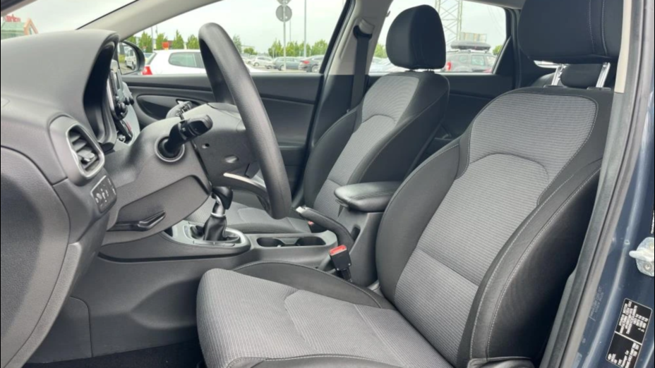 HYUNDAI i30 i30 1.5 DPI Classic +
