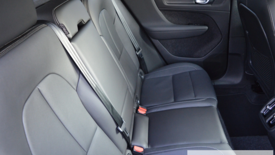 VOLVO XC40 XC40 B4 Plus Dark aut