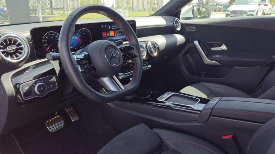 MERCEDES-BENZ CLA CLA 200 AMG Line 7G-DCT