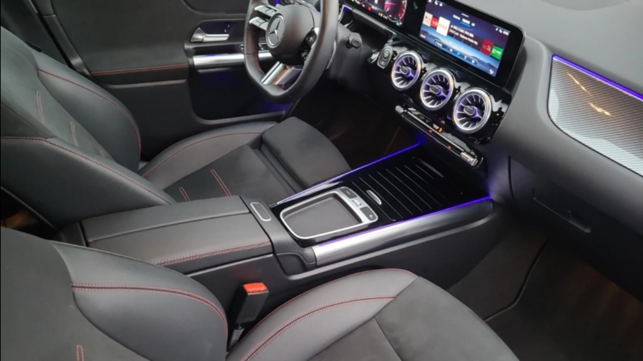 MERCEDES-BENZ GLA GLA 200 AMG Line