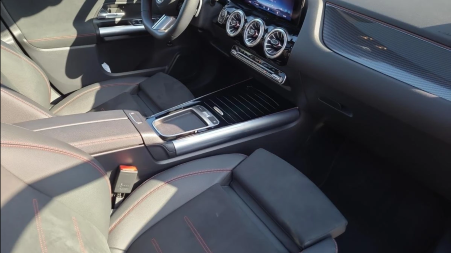 MERCEDES-BENZ GLA GLA 200 AMG Line