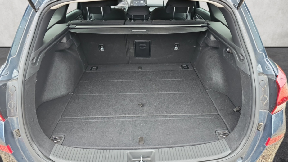 HYUNDAI i30 i30 1.5 T-GDI 48V Smart
