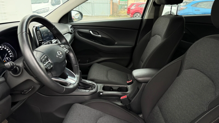 HYUNDAI i30 i30 1.0 T-GDI Smart DCT