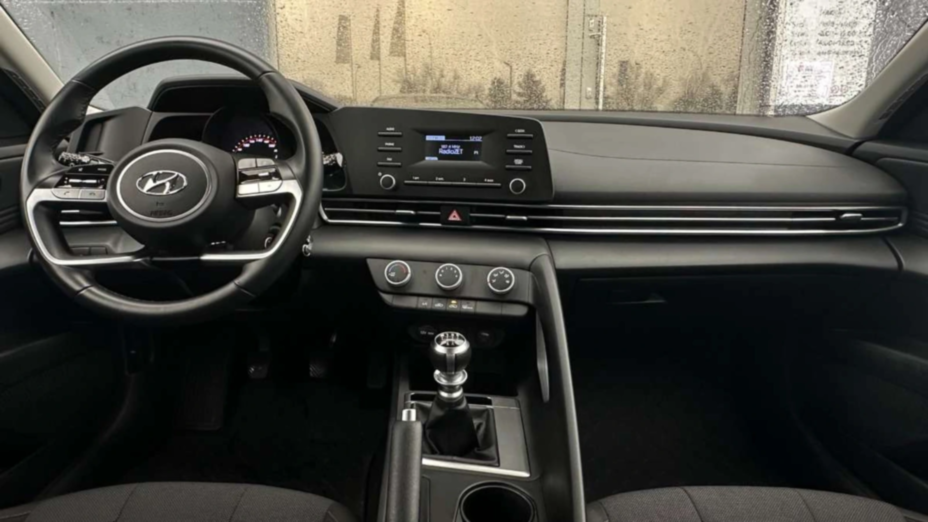 HYUNDAI Elantra Elantra 1.6 Modern