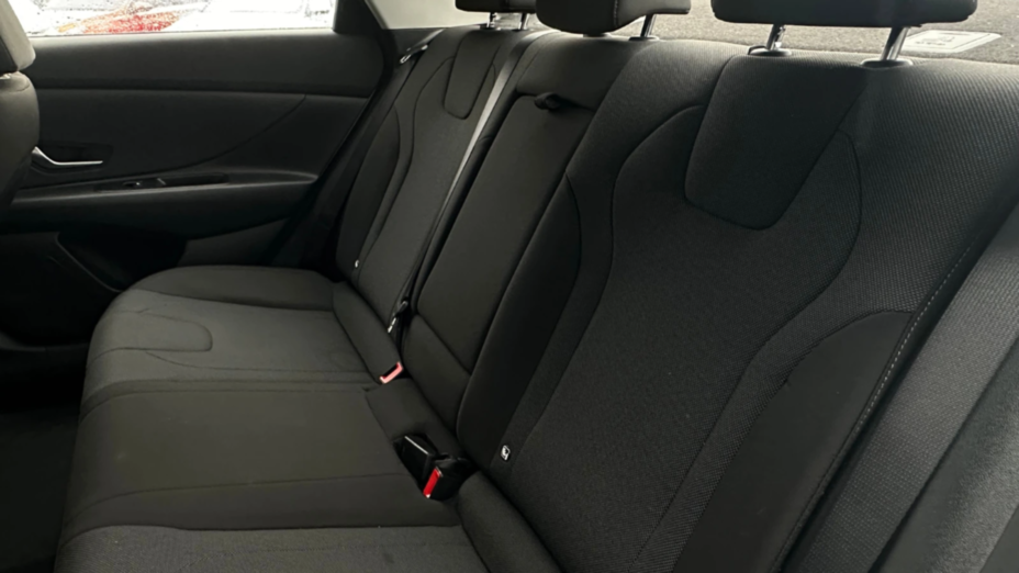 HYUNDAI Elantra Elantra 1.6 Modern