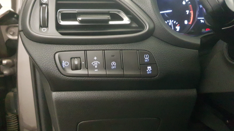 HYUNDAI i30 i30 1.5 DPI Comfort