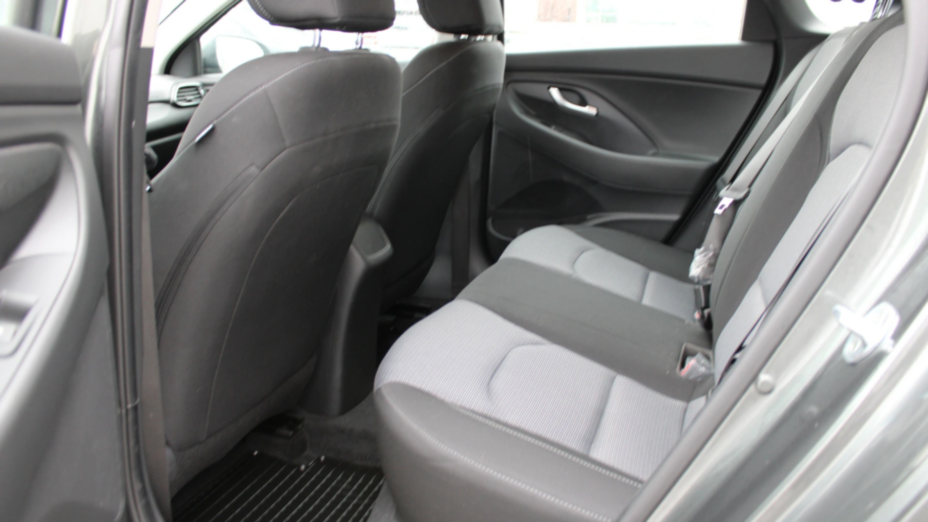 HYUNDAI i30 i30 1.0 T-GDI Classic +