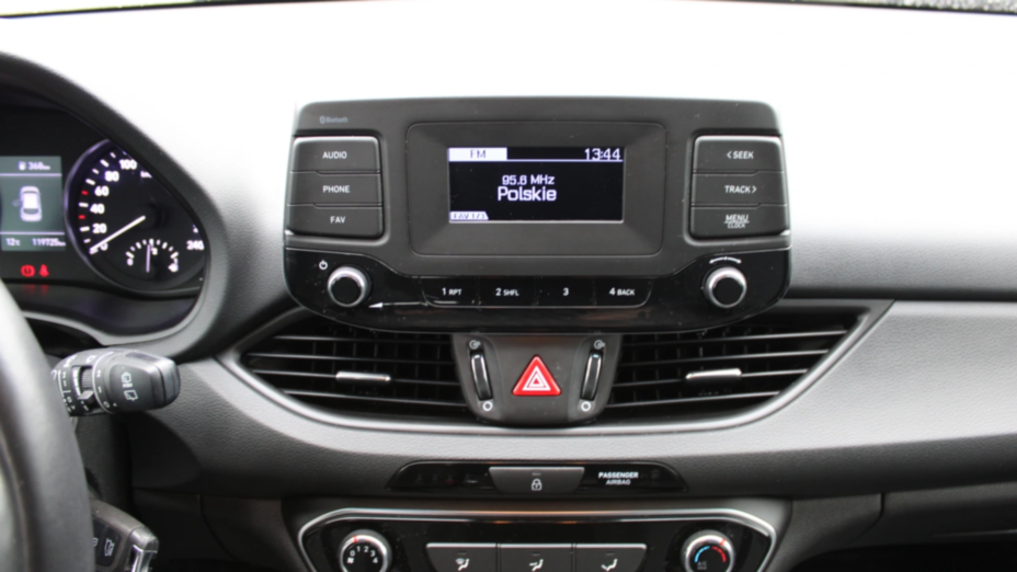 HYUNDAI i30 i30 1.0 T-GDI Classic +