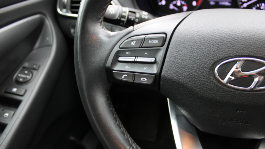 HYUNDAI i30 i30 1.0 T-GDI Classic +