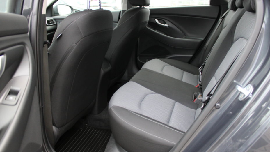 HYUNDAI i30 i30 1.0 T-GDI Classic +