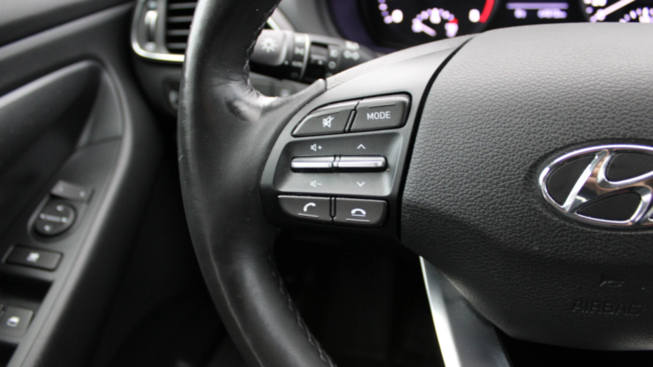 HYUNDAI i30 i30 1.0 T-GDI Classic +