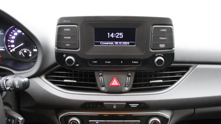 HYUNDAI i30 i30 1.0 T-GDI Classic +