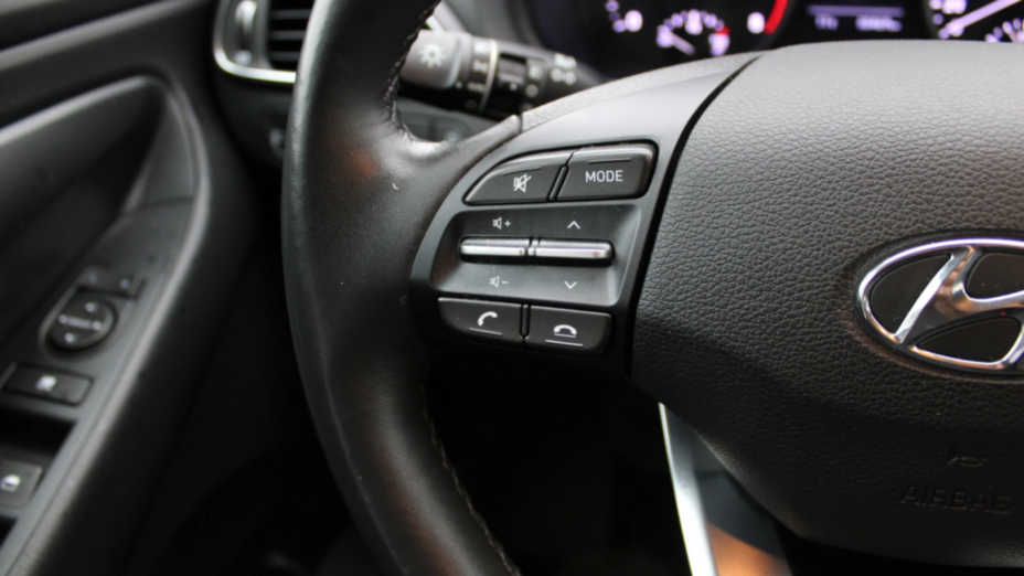 HYUNDAI i30 i30 1.0 T-GDI Classic +