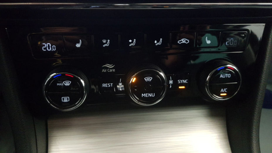 SKODA Superb Superb 2.0 TDI SCR 4x4 Ambition DSG