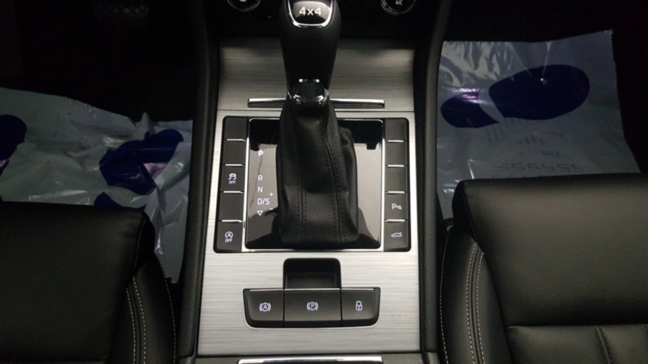 SKODA Superb Superb 2.0 TDI SCR 4x4 Ambition DSG