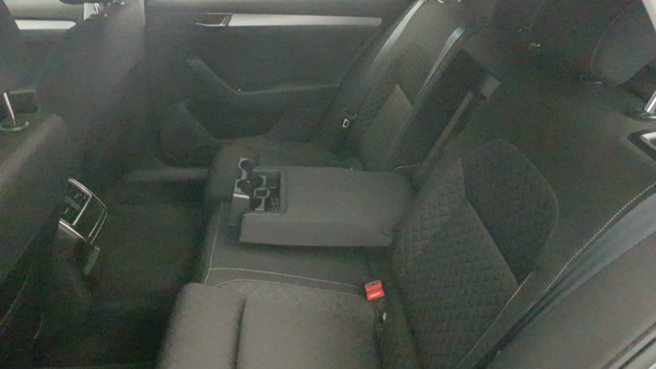 SKODA Superb Superb 2.0 TDI SCR Ambition DSG