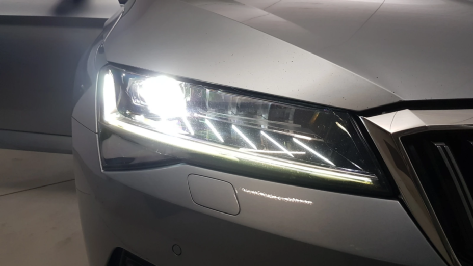 SKODA Superb Superb 2.0 TDI SCR Ambition DSG
