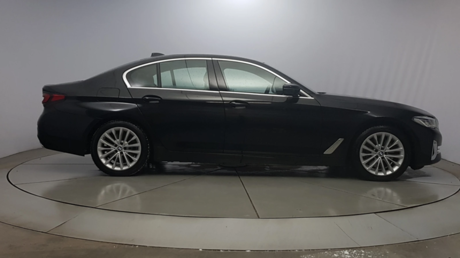 BMW Seria 5 540i xDrive mHEV Luxury Line aut