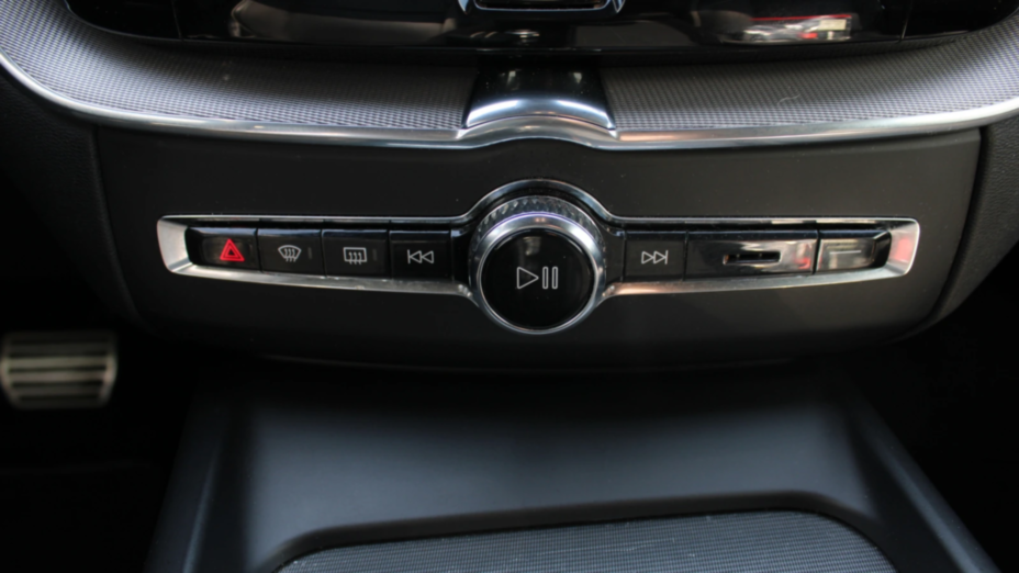 VOLVO XC60 XC60 B4 D AWD R-Design aut