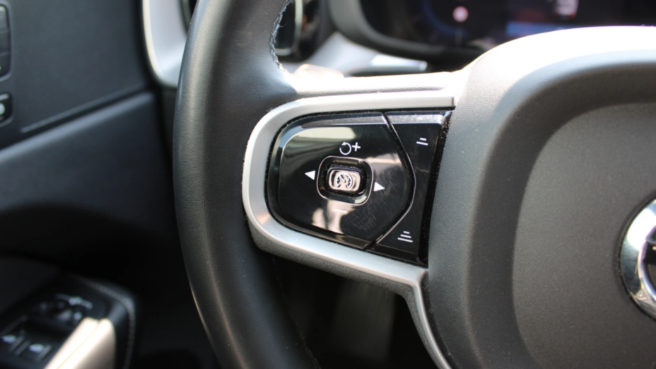 VOLVO XC60 XC60 B4 D AWD R-Design aut