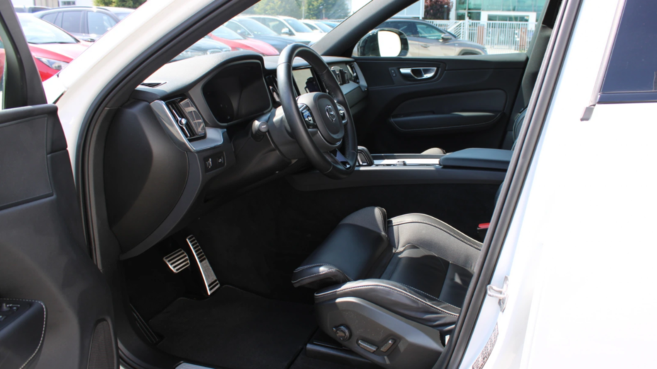 VOLVO XC60 XC60 B4 D AWD R-Design aut
