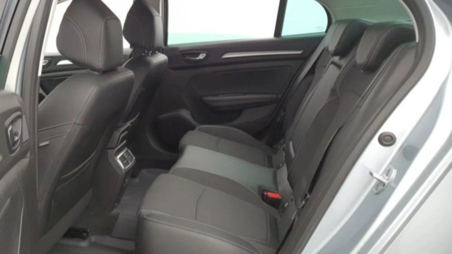 RENAULT Megane Megane 1.3 TCe Intens EDC