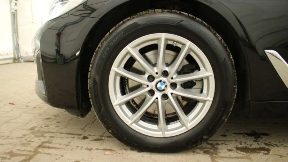 BMW Seria 5 520i mHEV aut