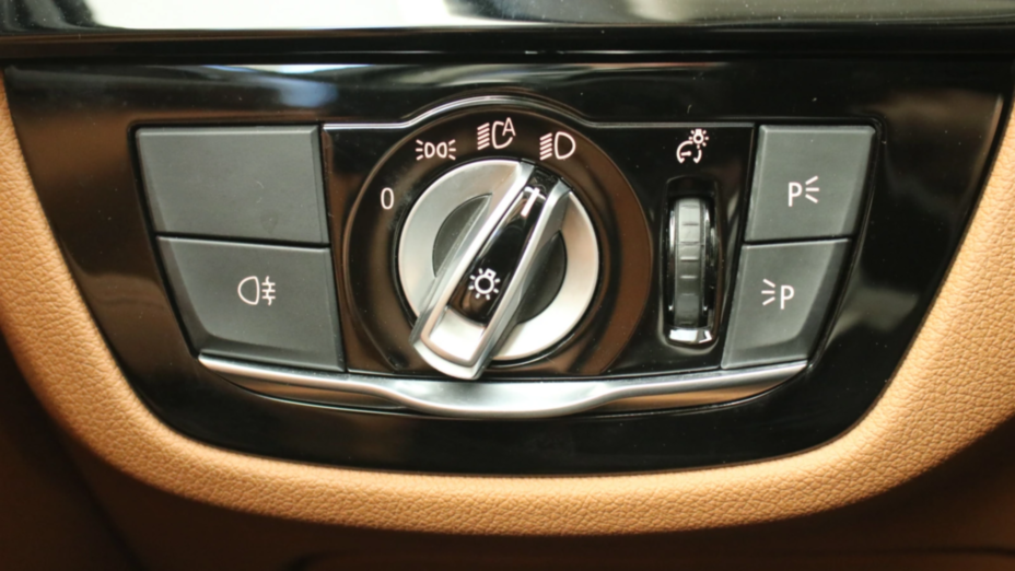 BMW Seria 5 520i mHEV aut