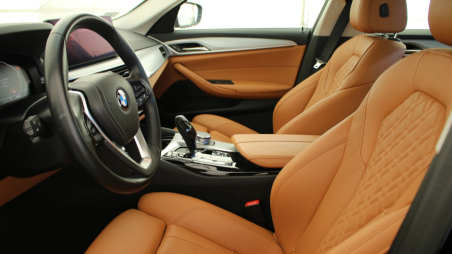 BMW Seria 5 520i mHEV aut