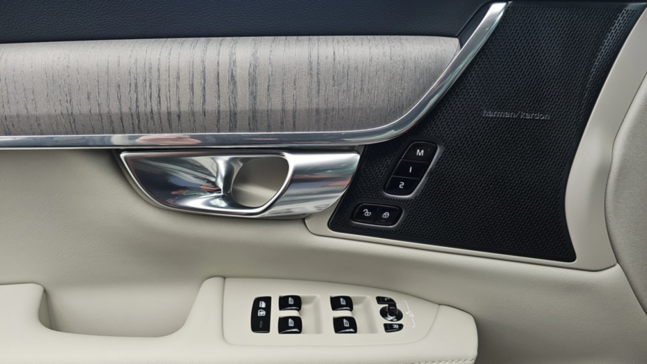 VOLVO S90 S90 T8 AWD Plug-In Hybrid Plus Dark aut