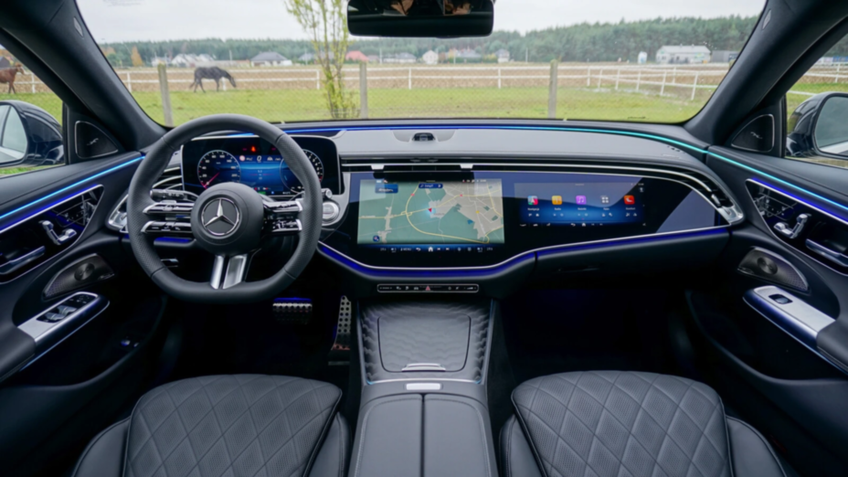 MERCEDES-BENZ E Klasa E 300 e AMG Nowy