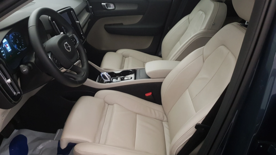 VOLVO XC40 XC40 B4 B AWD Inscription aut