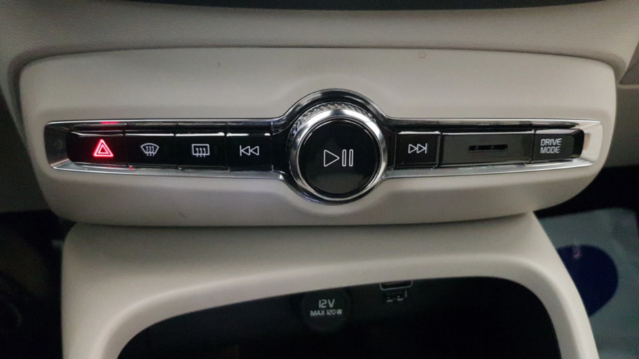 VOLVO XC40 XC40 B4 B AWD Inscription aut