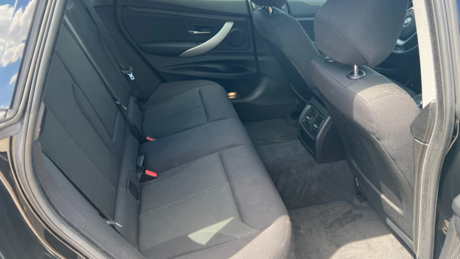 BMW Seria 3 Gran Turismo 320i GPF aut