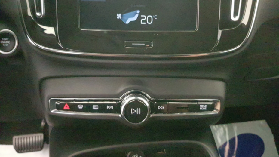 VOLVO XC40 XC40 T3 Momentum aut