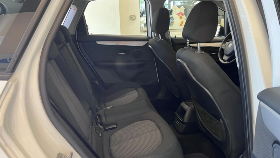 BMW Seria 2 218i GPF aut