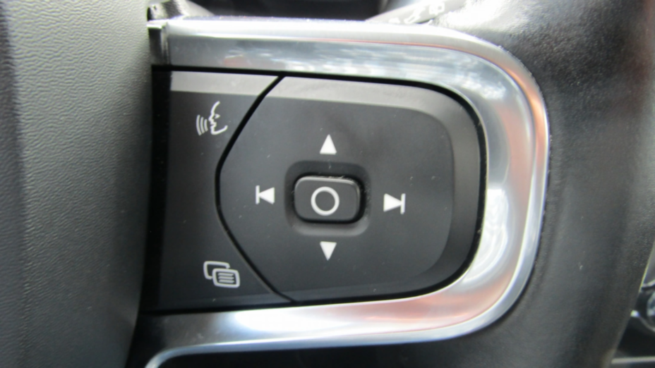 VOLVO XC40 XC40 T4 Momentum aut