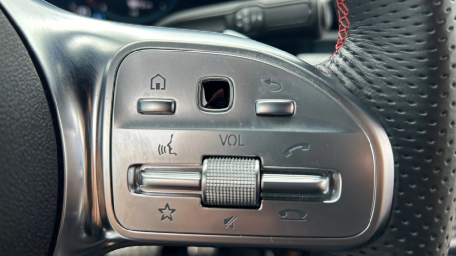 MERCEDES-BENZ A Klasa A 250 e AMG Line 8G-DCT