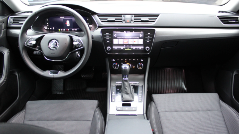 SKODA Superb Superb 2.0 TSI Style DSG