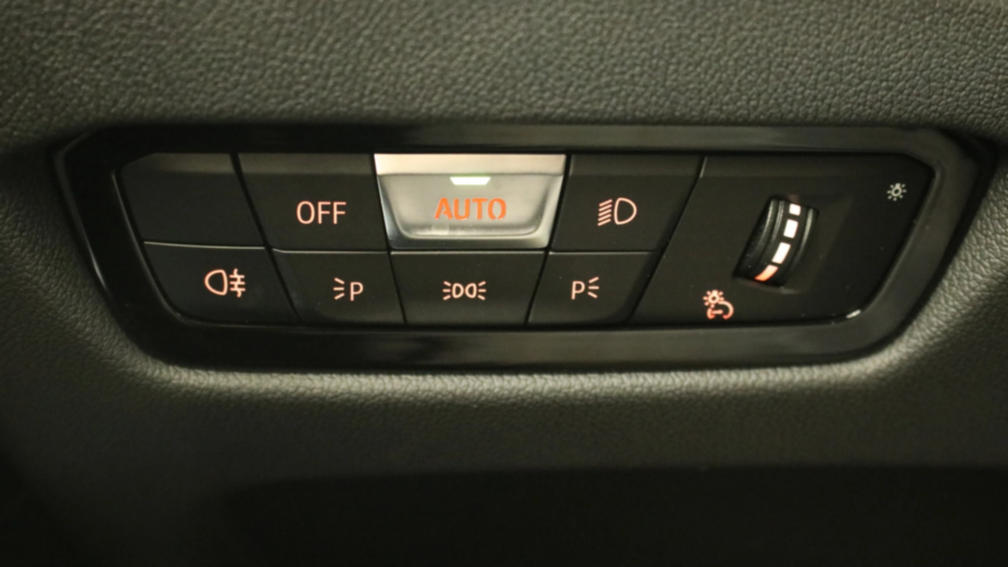 BMW Seria 3 318i M Sport aut