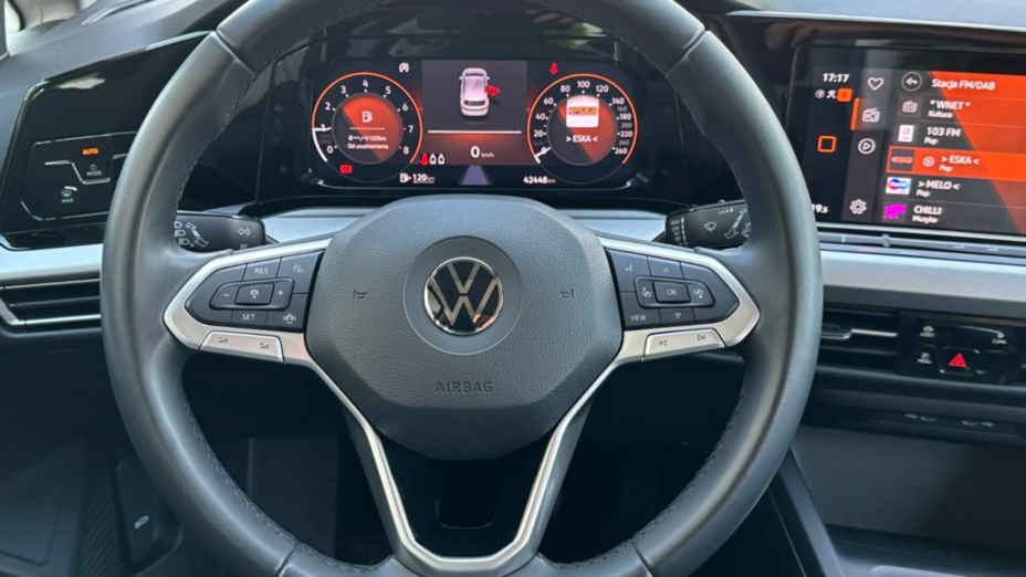 VOLKSWAGEN Golf Golf VIII 1.0 TSI Life