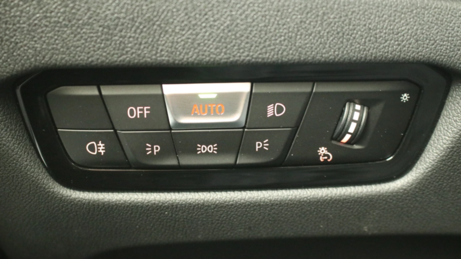 BMW Seria 3 318i M Sport aut