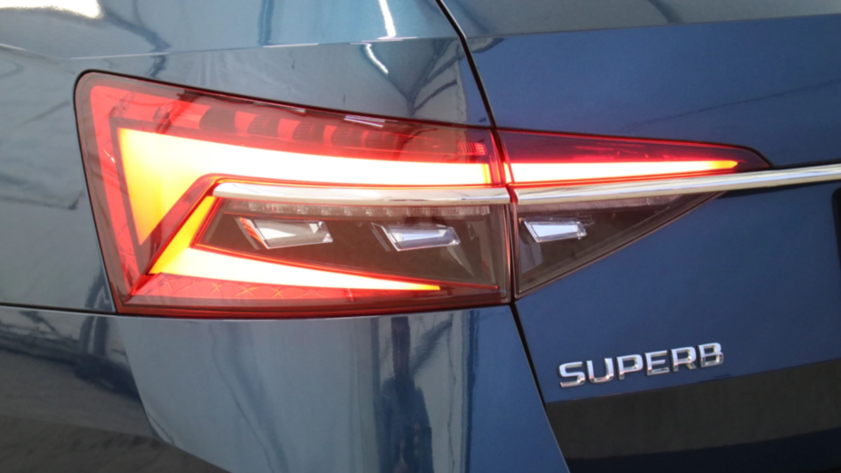 SKODA Superb Superb 2.0 TDI SCR Ambition DSG