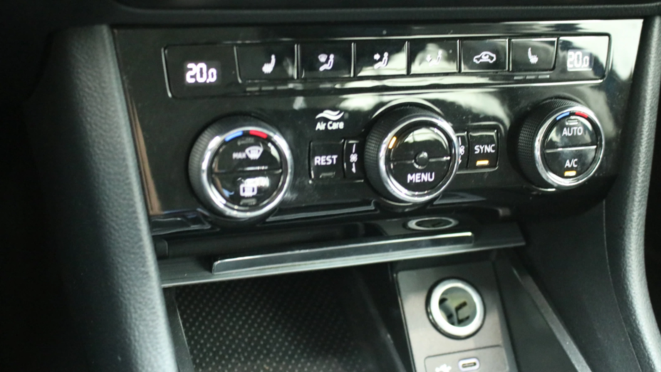 SKODA Superb Superb 2.0 TDI SCR Ambition DSG
